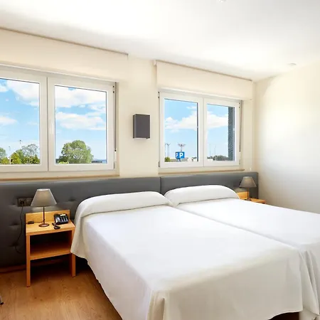 Arias Aeropuerto Hotel 3*