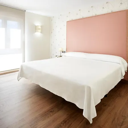 Hotel Arias Aeropuerto 3*