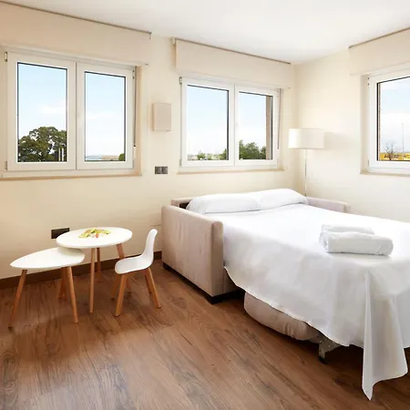 Arias Aeropuerto Santiago Del Monte