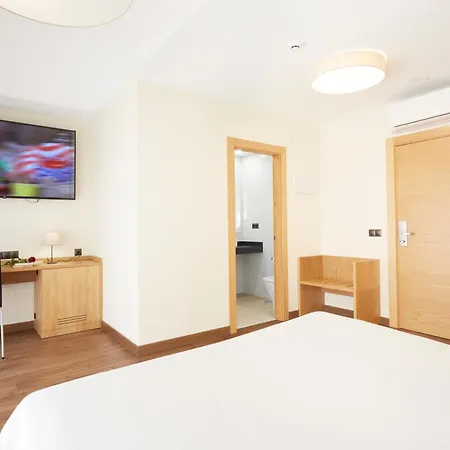 Hotel Arias Aeropuerto