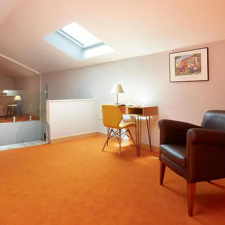 Arias Aeropuerto Santiago Del Monte