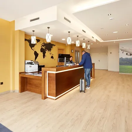 Arias Aeropuerto Santiago Del Monte