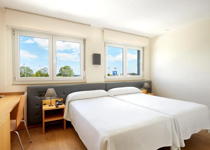 Arias Aeropuerto Hotel 3*