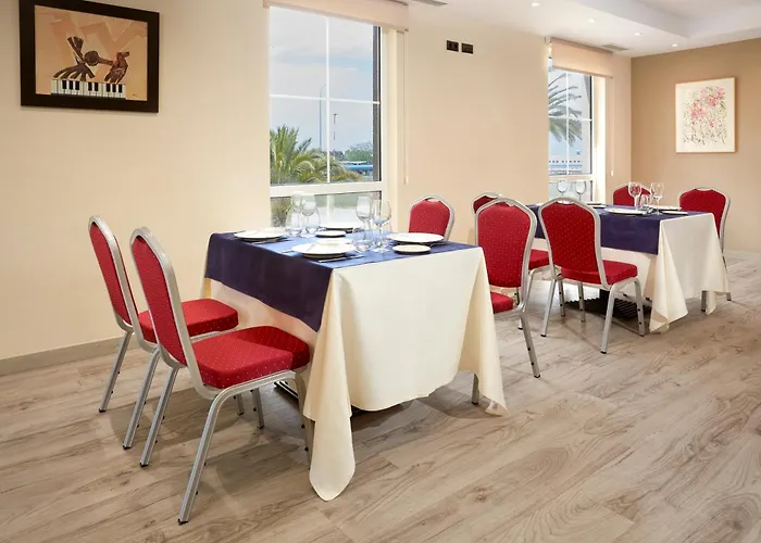 Hotel Arias Aeropuerto Santiago Del Monte