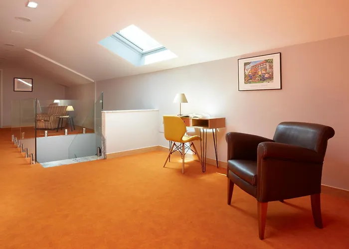 Arias Aeropuerto Santiago Del Monte