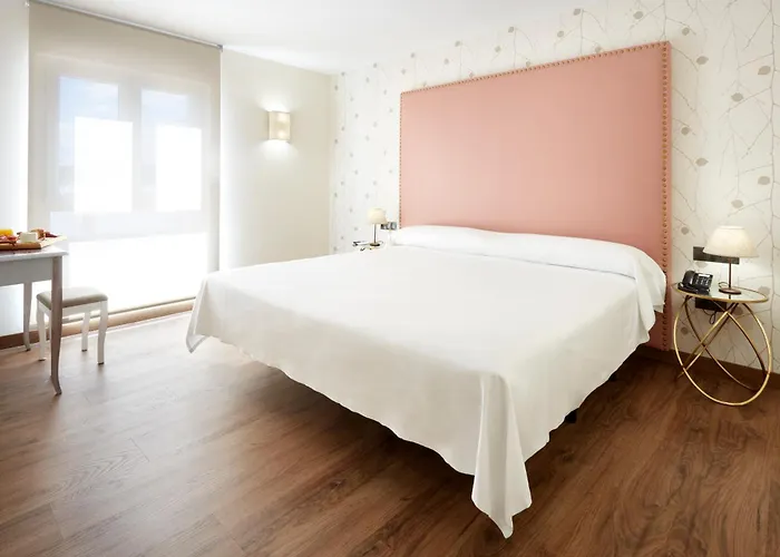 Hotel Arias Aeropuerto 3*