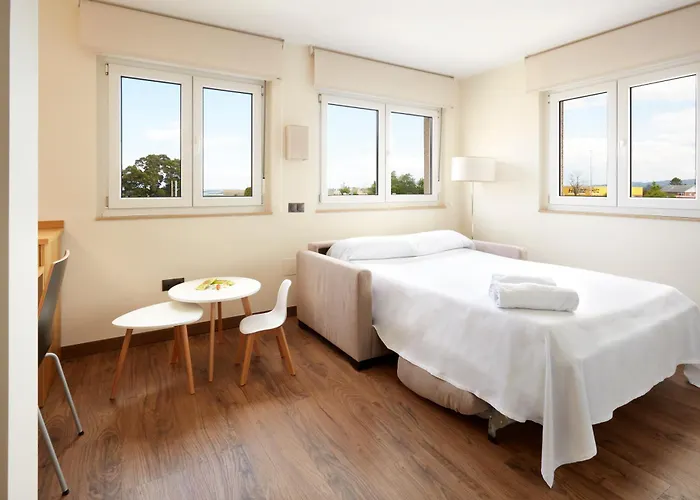 Arias Aeropuerto Santiago Del Monte