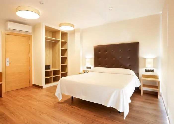 Hotel Arias Aeropuerto