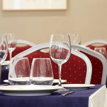 Arias Aeropuerto Santiago Del Monte