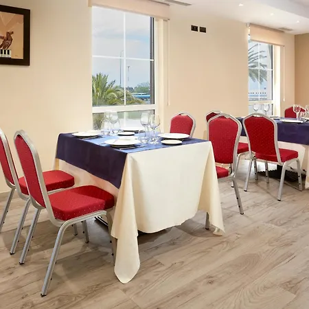 Otel Arias Aeropuerto Santiago Del Monte