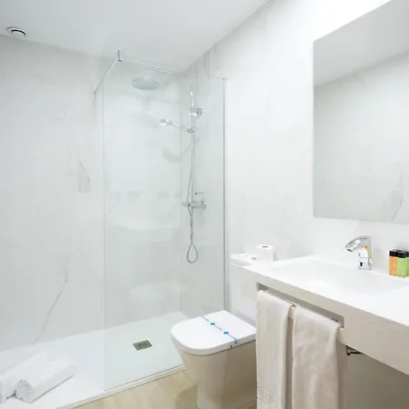 Arias Aeropuerto Otel