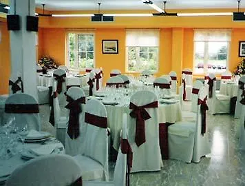 Otel Arias Aeropuerto Santiago Del Monte